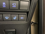 対向車がいないとき、見通しの悪い道路は暗くて怖いですよね。。。こちらのクルマはオートマチックハイビーム搭載です!対向車の有無で自動でハイ・ロウビームに切り替えます。