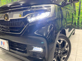 【LEDヘッドライト】悪天候や夜間走行時も良好な視界を確保し安心して運転できる高輝度LEDヘッドライトを装備!点灯速度が早く、消費電力も抑えられています。