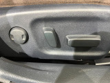 【パワーシート】スイッチ一つで簡単にシートの微調整が可能!電動だから力もいりません!快適なシートポジションにセットして、快適なドライブをお楽しみください。