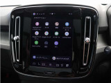 Google搭載のボルボなら、車内にいながら多彩なデジタルライフをお楽しみいただけます。Google Playから必要なアプリをダウンロードして、有意義な移動時間を楽しみましょう。