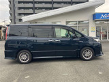 電動スライドドア!!荷物で手が塞がるなど簡単にドアの開閉が出来ます!何より力いらずで開閉OK!女性やお年寄りにも優しい。電動機能はOFFにもできますから元気なお子様の駆け出しも安心!