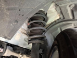 お車を安心してお乗りいただく為には、足回りの定期点検が欠かせません。サービスサポート(有償保証)では無料点検もご提供しており、安心のカーライフをお過ごしいただけるサポート体制が整っています。