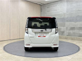リヤ、後ろから見るとまた車の印象が変わってきますね☆☆