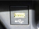USB端子を装備しております。