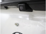 バックカメラが付いているので後方確認が非常にしやすいです。今や運転初心者も熟練者も必須装備!ついていて損はないですね♪