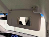 運転席、助手席共にサンバイザー&バニティミラー、運転席側にはチケットフォルダー付いてます☆