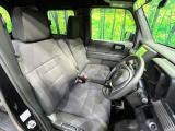 運転席シート廻りは使用感も少なく、良好な状態となっています。前オーナー様が丁寧に使っていたことがよくわかりますね。