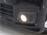 ◆フォグライト◆ 霧などの悪天候時、自車の位置を示すとともに前方や路肩が見えずらい時、近い位置をワイドに照らしてくれます