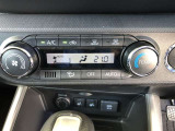 オートエアコンを装着しておりますので車内をお好みの快適な温度に保つことが可能です!