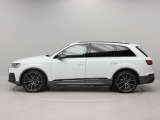 Q7 ブラックスタイル プラス ディーゼル 4WD 