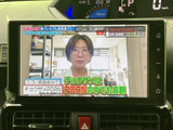 テレビ番組を画面で視聴できる装備を備えています。お出かけ先での休憩時間など、停車中に映像を楽しみたい場面で活用でき、車内で過ごすひとときをより快適に演出します。