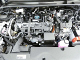 【エンジンルーム】・・・内外装だけでなくこちらもクリーニング済み。 納車までにもう1度しっかり点検いたしますので、安心してお乗りいただけると思います。
