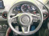 【純正革巻きステアリング】上質な革を使用することで、手にしっかり馴染みとても運転しやすいハンドルです♪