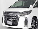★展示前点検実施★特殊な機材も用いて、前車点検を実施しております!