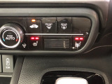 【シートヒーター】スイッチを押せば、座面と背もたれで体を温めてくれます♪
