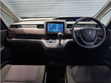 ◆インテリアパネル◆視界広々で非常に運転しやすくロングドライブでも疲れを感じさせないすっきりとまとまったインパネ周りです。