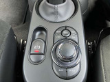 車両の詳細、ご質問につきましては、弊社営業スタッフまでお気軽にご連絡下さいませ。遠方のお客様には実車の詳細画像送信も承ります。