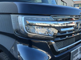 明るくて長寿命のLEDヘッドライト採用