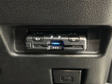 いまや快適なカーライフに欠かせないETCが付いています。