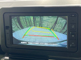 【バックカメラ】駐車時に後方がリアルタイム映像で確認できます。大型商業施設や立体駐車場での駐車時や、夜間のバック時に大活躍!運転スキルに関わらず、今や必須となった装備のひとつです!