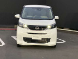 ヘッドライトは明るいLEDタイプです