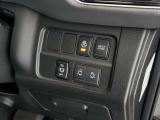 寒い日に重宝するステアリングヒータ付きで、手先から温めます。