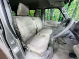 運転席シート廻りは使用感も少なく、良好な状態となっています。丁寧に使われていたことがよくわかりますね。