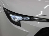 LEDヘッドライトには「オートマチックハイビームシステム」を搭載。夜間走行時にハイビームで走行可能と判断した場合、ロービームとハイビームを自動的に切り替え、前方視界確保をアシストします。
