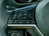 ハンドルスイッチで車両設定・オーディオの選曲や音量調整などが出来、安全性もアップ。