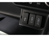 スマートフォンなどの音楽再生が可能なUSB接続ジャック装備車両です♪♪♪