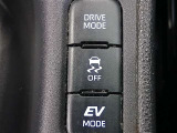 VSC(滑りやすい路面での横滑りを抑え車両の安定性を保つための機能)搭載ですが、雪道などから脱出する時はOFFすると脱出しやすくなる場合があります