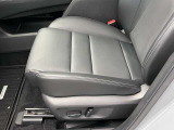 便利な運転席側・助手席側電動シートです。