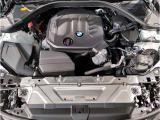 【BMWエンジン】革新的なガソリン・エンジン・テクノロジーによる高性能かつ高効率。レスポンスの良いパワーを発揮。常にスムーズな吸気を実現しアクセル開度にダイレクトに反応しドライビングを楽しく演出。