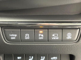 【アイドリングストップ】赤信号や渋滞で停車した際にエンジンを停止し、無駄な燃料の消費を抑えます。燃費向上や環境保護につなげる機能♪エンジンはブレーキを離せば再始動します。