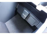 センターコンソールBOX内、12Vシガーソケット