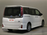 ご覧の車両以外にも多数のU-CARを展示販売しております。