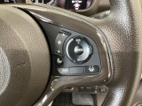 【アダプティブ・クルーズ・コントロール】予め設定した車速内でクルマが自動的に加減速。 前走車との適切な車間距離を維持しながら追従走行し、高速道路でのドライバーの疲労を軽減してくれる嬉しい機能付♪