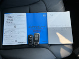 整備手帳・取扱説明書・ナビ取り扱い説明書あります。こちらのお車は、ワンオーナーカーでございます。