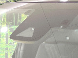 【トヨタセーフティセンス】走行中に前方の車両等を認識し、衝突しそうな時は警報とブレーキで衝突回避と被害軽減をアシスト。より安全にドライブをお楽しみいただけます。