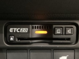 【ETC車載器】もはや必須アイテムのETCを搭載!高速道路のご利用時にとても便利!わずらわしい料金所での現金支払いが不要となりスムーズに通過できます♪