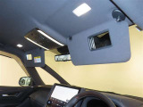 運転席・助手席バニティミラー&照明付サンバイザー