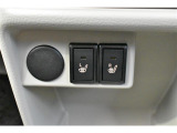 運転席、助手席シートヒーター付きです。