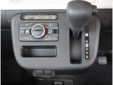 【オートエアコン】設定した温度が常に保たれるので快適にドライブが楽しめます