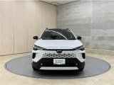 お車購入のポイントとなるフロントマスクです!シャープな目つきが印象的なデザインのヘッドランプです。