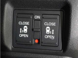 ◆両側電動スライドドア◆狭い駐車場でも乗り降りが楽々♪お子様が隣の車にドアを当ててしまう心配もございません!小さなお子様連れの方もこれで安心。