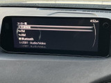 FM・AMに加え、BluetoothやUSBなど複数の音源を選べる画面です。お好みの方法で音楽を楽しみたい方にも便利で、通勤やお出かけの時間を心地よく過ごすために活用いただけます。