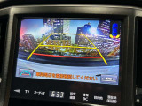 【バックカメラ】運転席から画面上で安全確認ができます。駐車が苦手な方にもオススメな便利機能です。