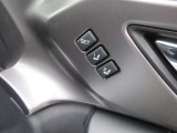 運転席にはシートポジションメモリー機能を装備しております