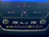 デュアルオートエアコン付きです。運転席・助手席でそれぞれ吹き出す風の温度や風量など自動調整してくれます。