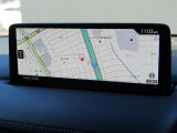 マツダコネクトの10.25インチワイドセンターディスプレイです。『Android Auto』『Apple CarPlay』や独自のコネクテッドサービスに対応したインターフェイスシステムです。